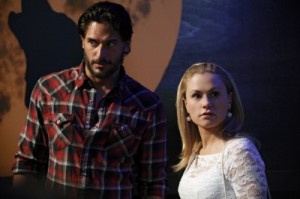 TRUE-BLOOD-Season-3-Joe-Manganiello-Anna-Paquin-400x266